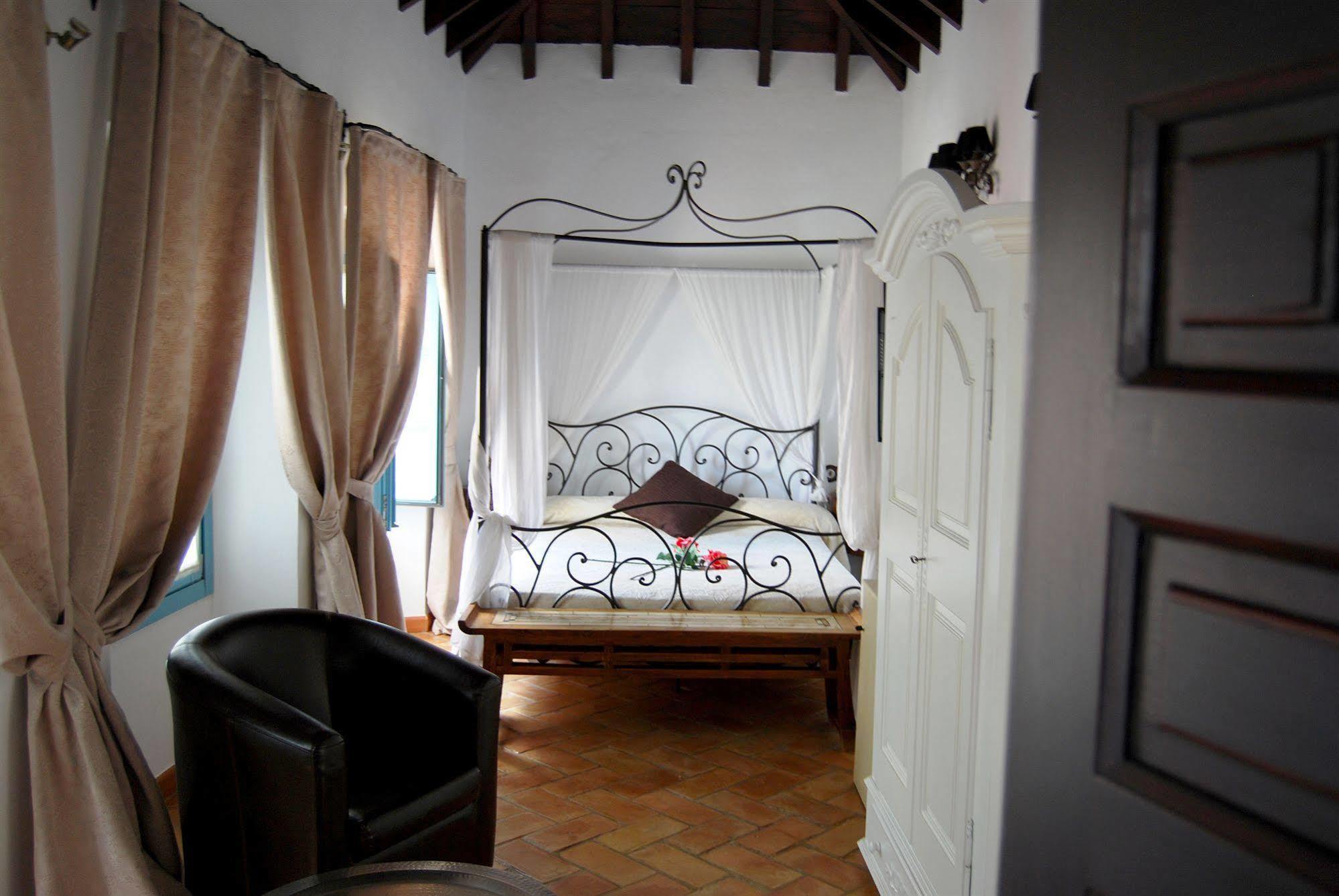Hospedium Posada San Fernando Carmona  Extérieur photo