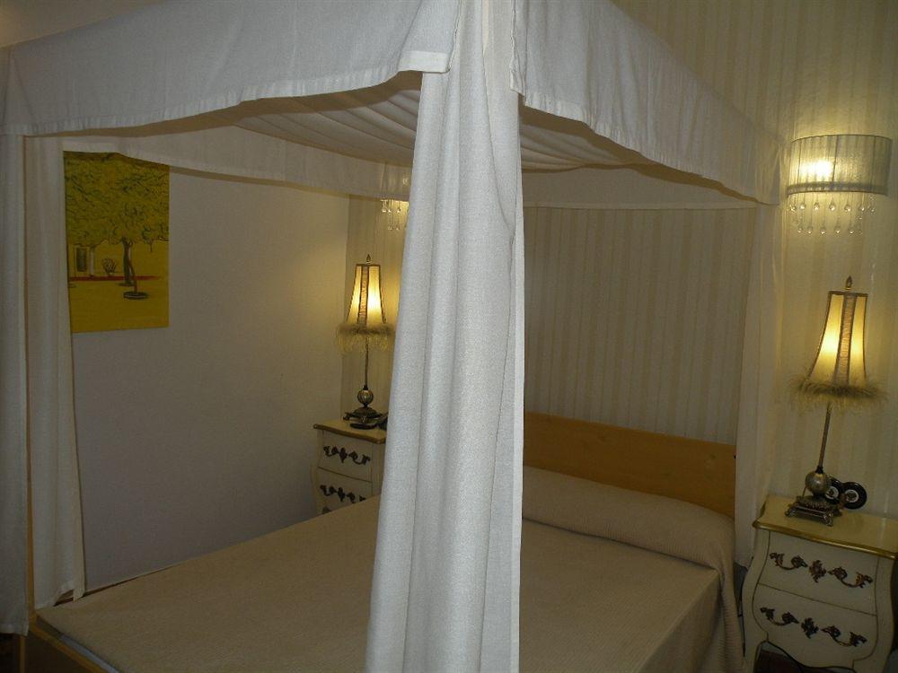 Hospedium Posada San Fernando Carmona  Extérieur photo