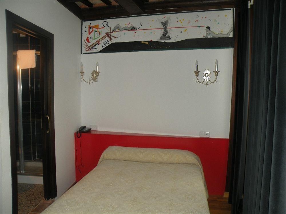 Hospedium Posada San Fernando Carmona  Extérieur photo